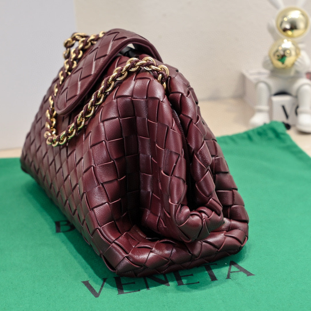 BV Small Intrecciato Clutch Barolo Leather