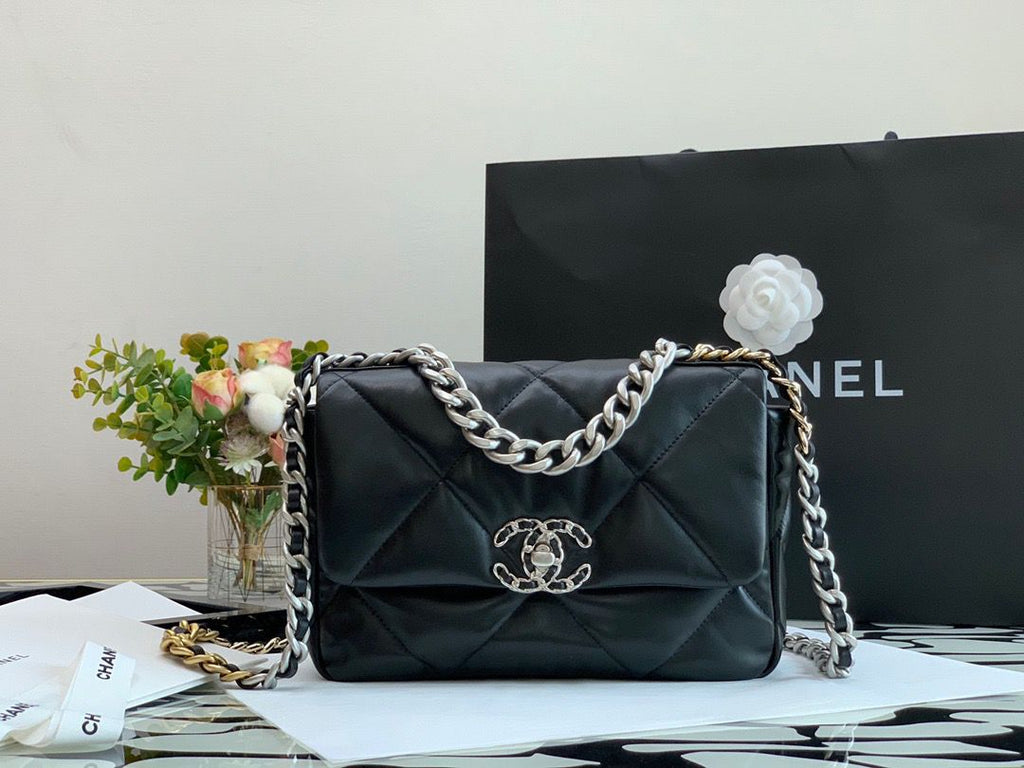 CHL -  Classic Flap Bag Black For Women 10.2in/26LO
