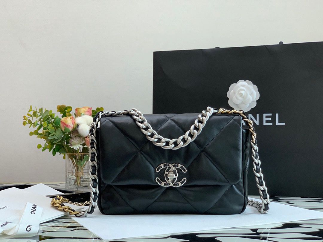 CHL -  Classic Flap Bag Black For Women 10.2in/26LO
