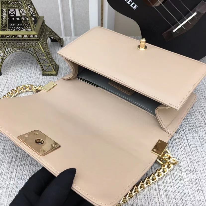 CHL - Medium Classic Handbag Yellowish Brown For Women HandBag, Shoulder And Crossbody Bags 9.8in/25LO A67086