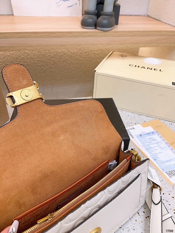 LO - CCH Bags - 017