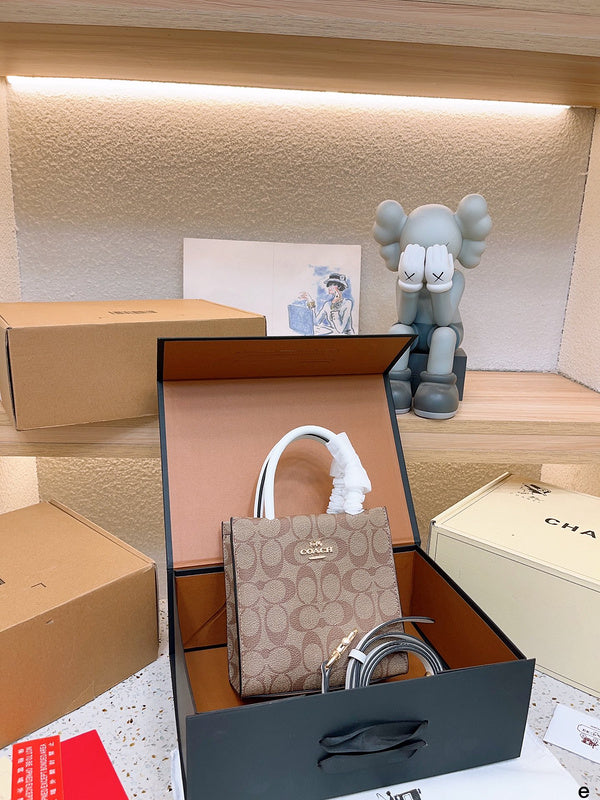 LO - CCH Bags - 090