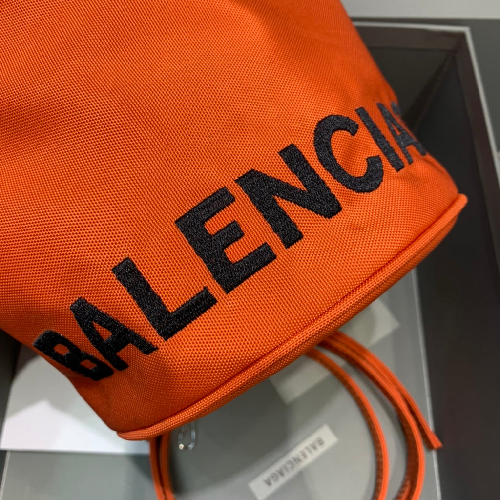 BLN-Ciaga Le Cagole Medium Bucket Bag In Orange, For Women,  Bags 11.8in/30LO