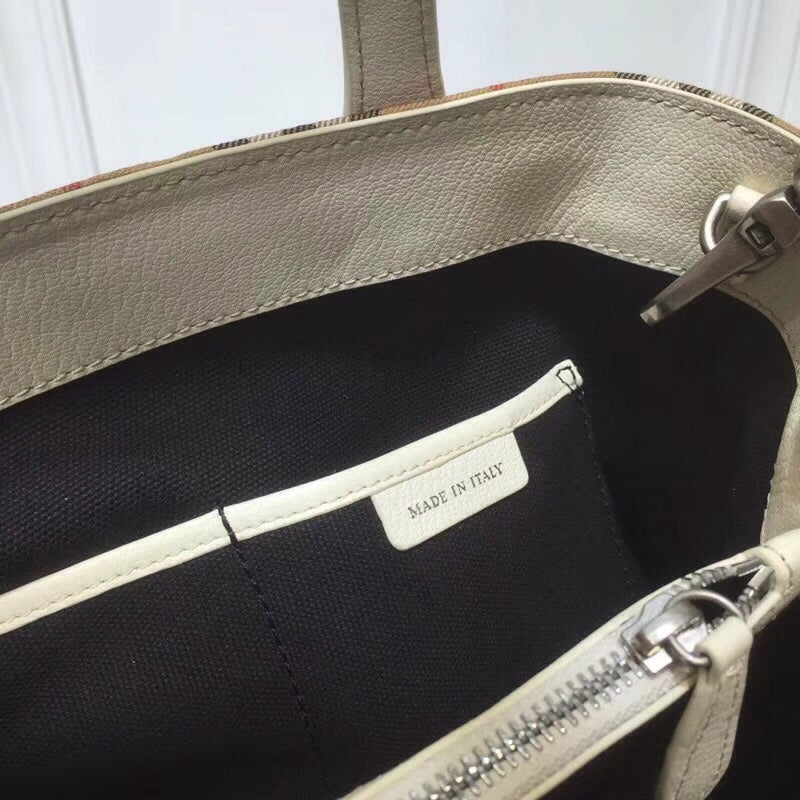 B-Berry - BB  House Check Derby Medium Banner Purse Tote White For Women, Women’s Bags 14in/35LO