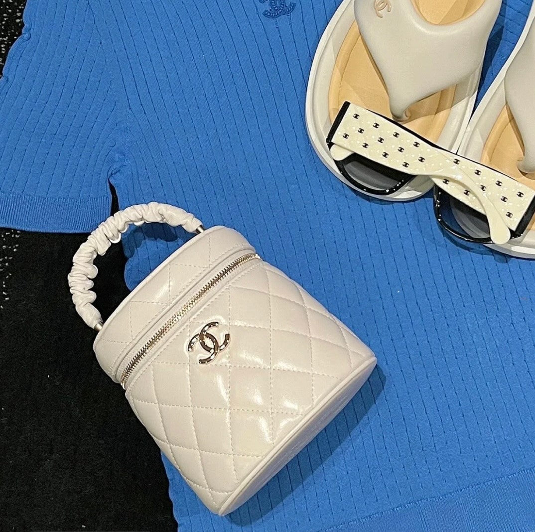 CHL - Small Vanity Case 16LO White For Women AS3210