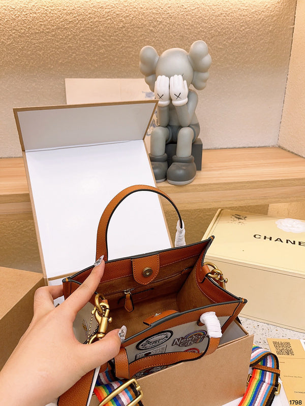 LO - CCH Bags - 015