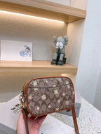 LO - CCH Bags - 374