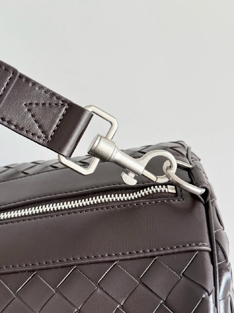 BV 25s  Bottega Veneta Duffel Bag Deep Brown Intrecciato leather