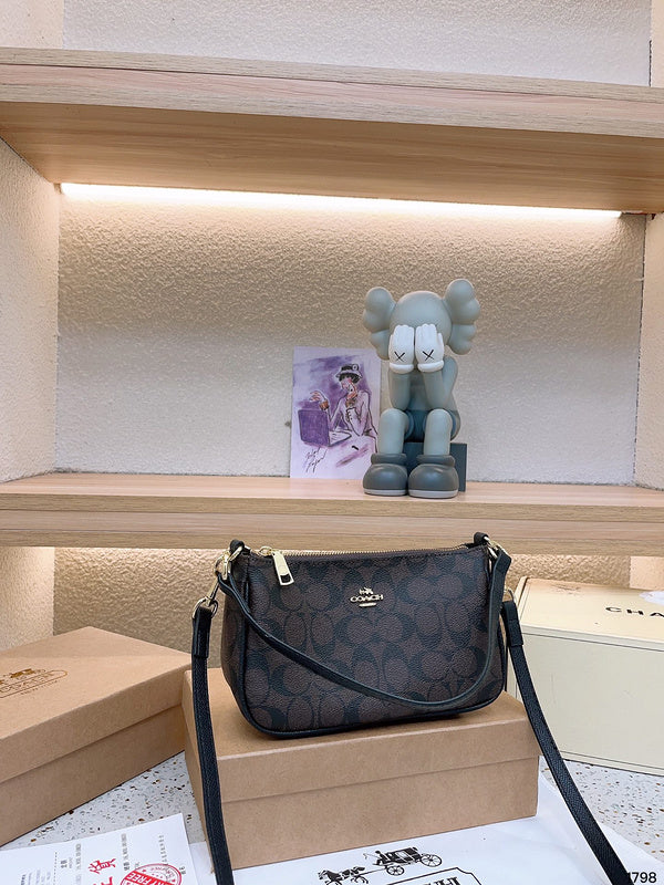 LO - CCH Bags - 025
