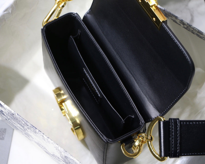 LO - DYOR   BAGS FOR WOMEN - FASHION LUXURY BAGS 270