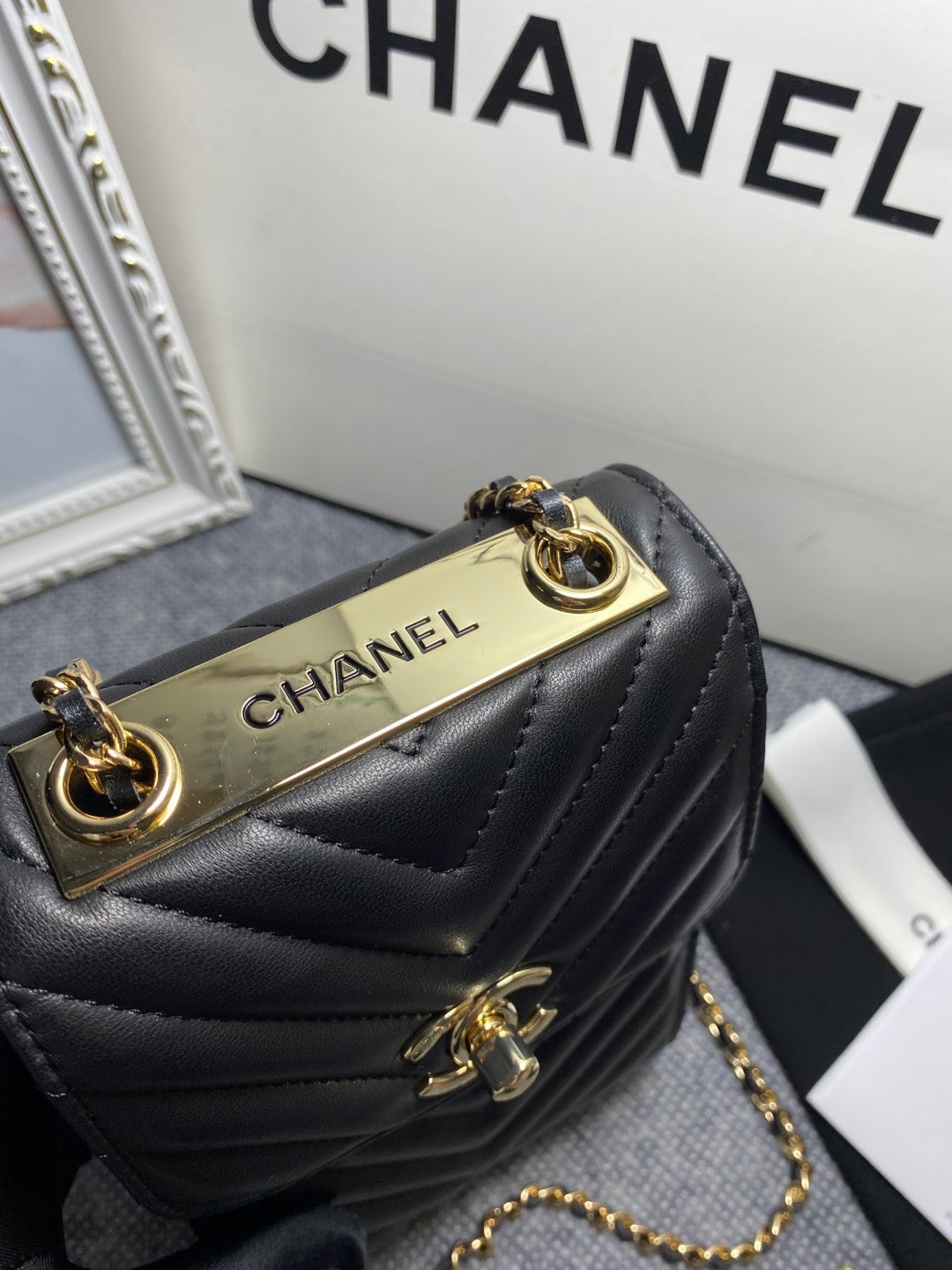 CHL -  Chevron Trendy CHL -  Phone Black Bag For Women 18LO/7in