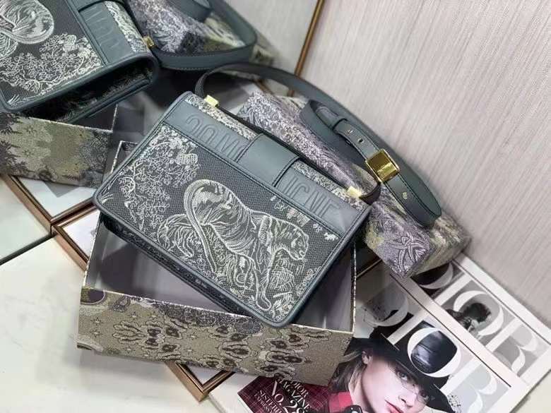 LO - DYOR   BAGS FOR WOMEN - FASHION LUXURY BAGS 450