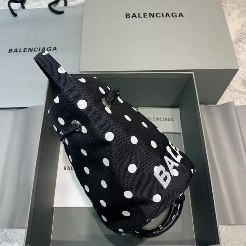 BLN-Ciaga Le Cagole Medium Bucket Bag In Black, For Women,  Bags 11.8in/30LO