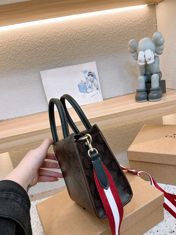 LO - CCH Bags - 441
