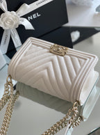 CHL - Medium Classic Flap Bag 25LO White For Women A67086