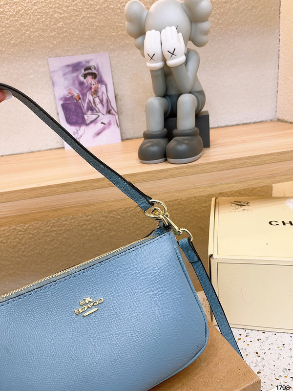 LO - CCH Bags - 022