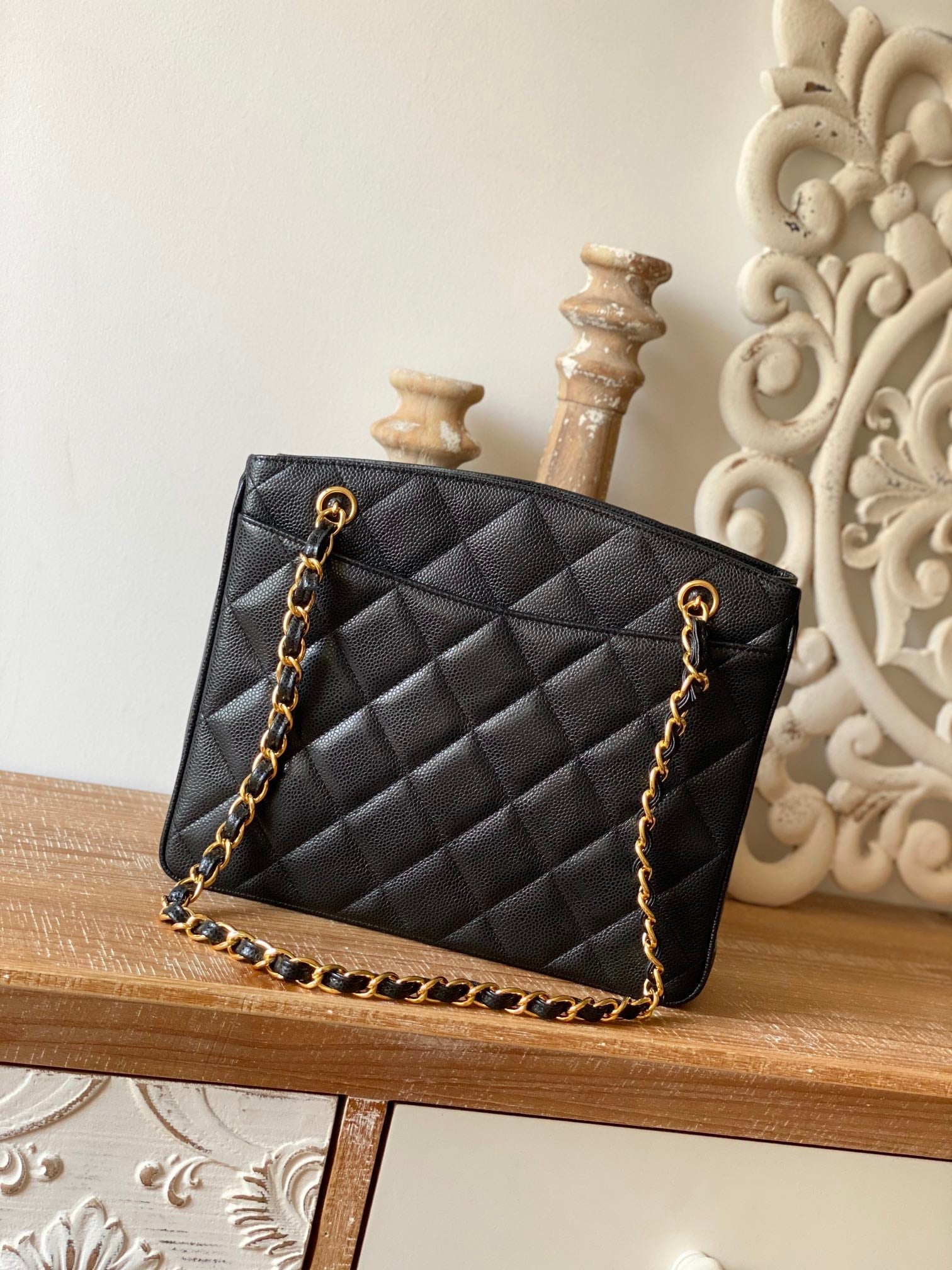 CHL -  Black Medium Quilted Caviar Tote Bag For Women 28LO/11in