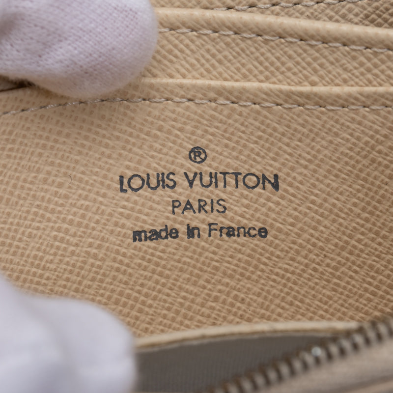 LO-LV bags 2013