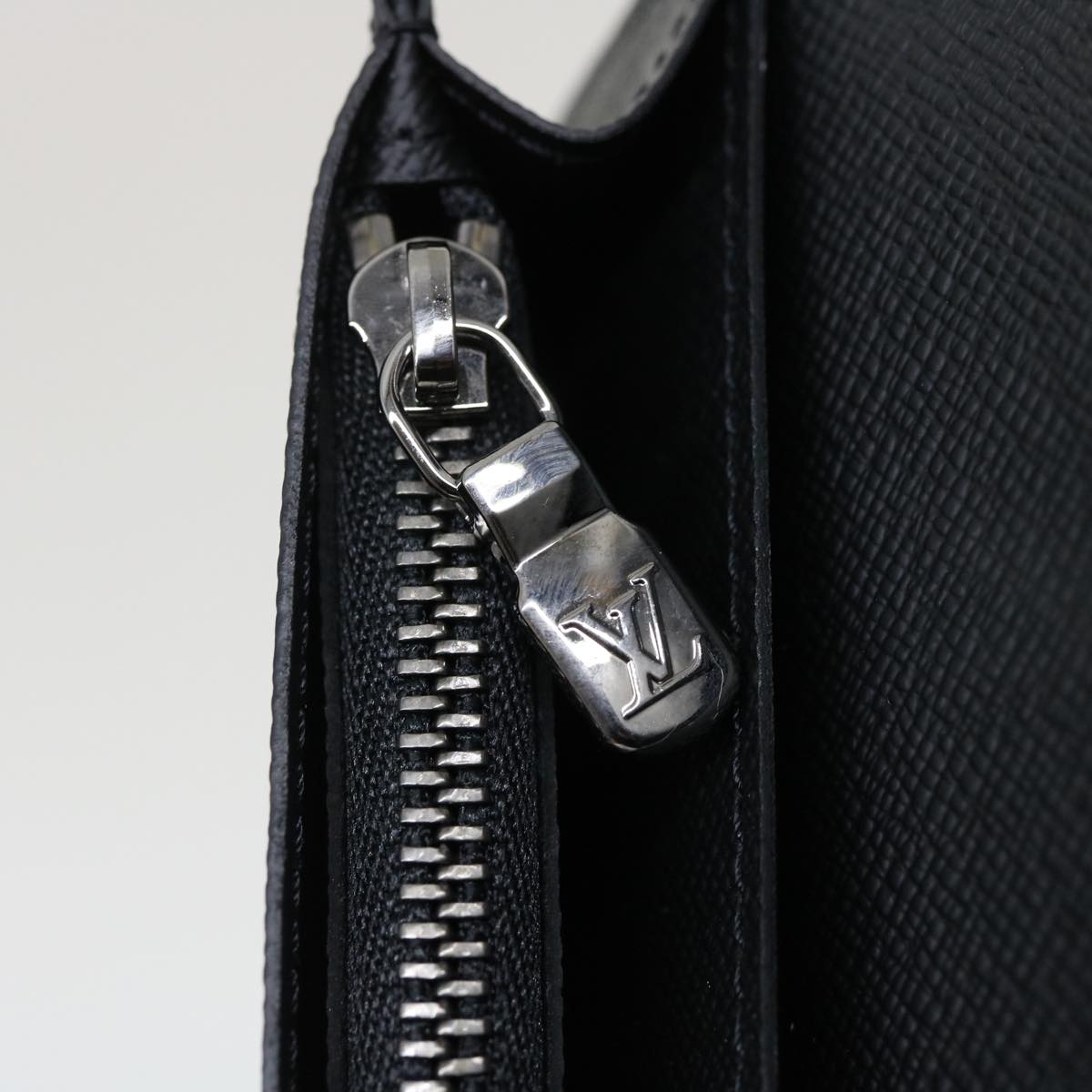 LO-LV bags 2234