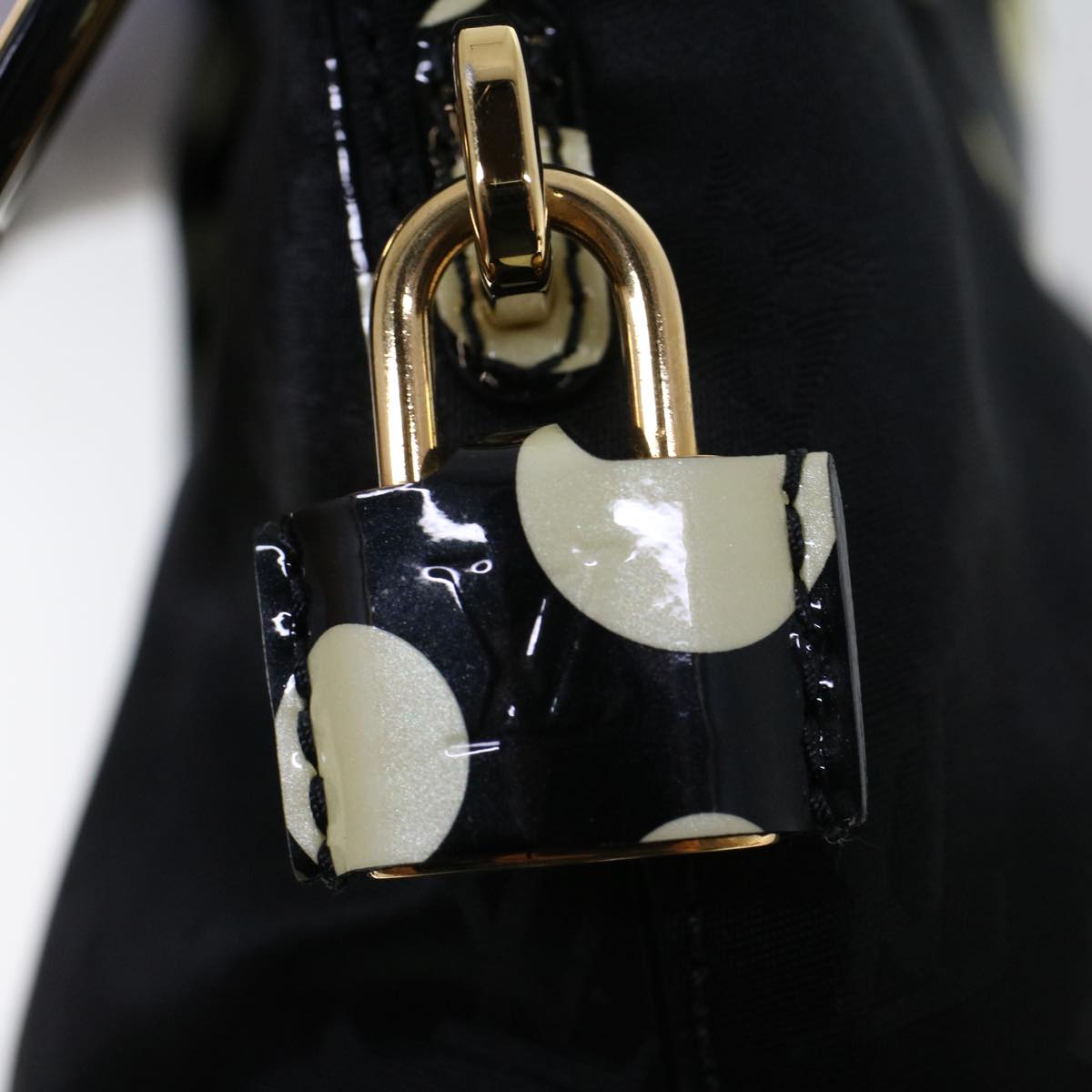 LO-LV bags 2736