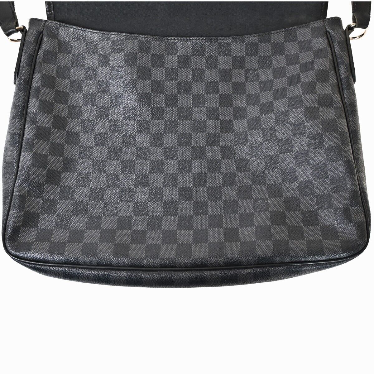 LO-LV bags 2037