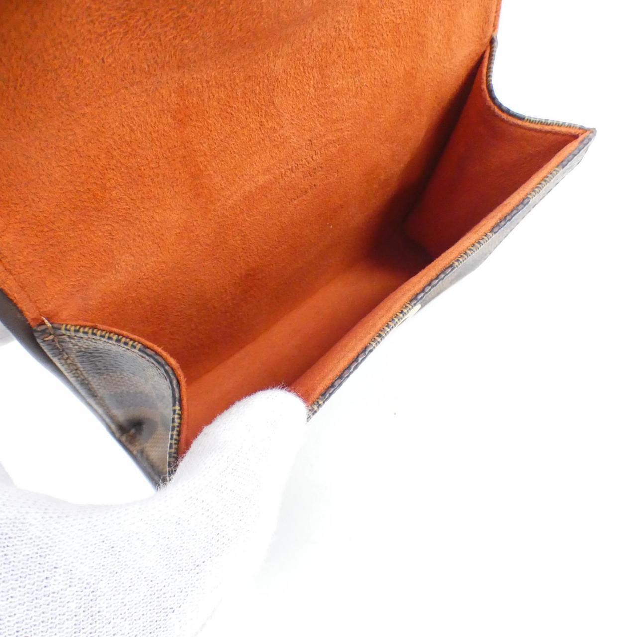 LO-LV bags 1810