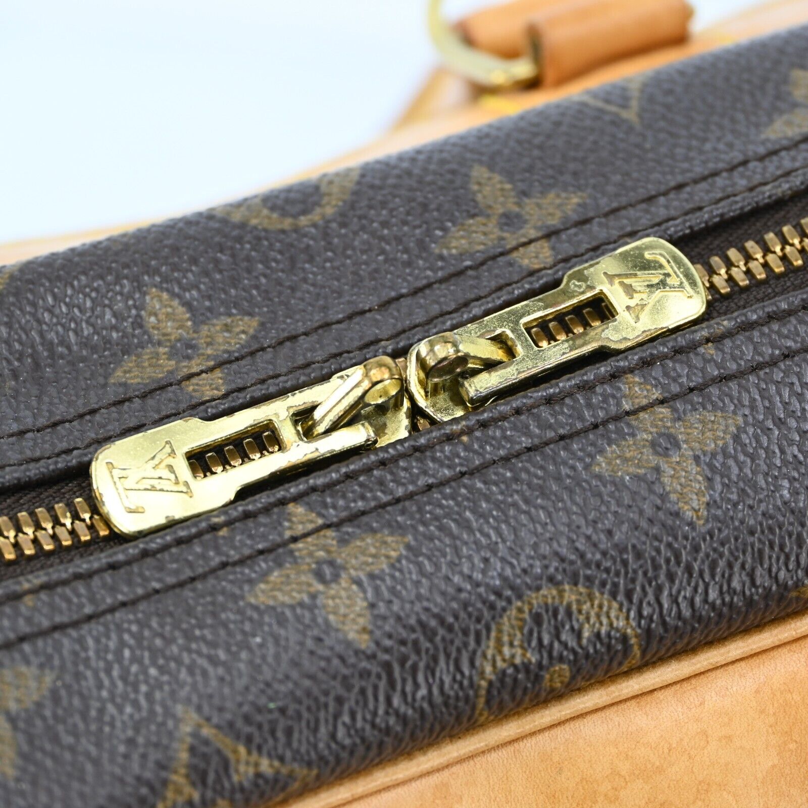 LO-LV bags 2079