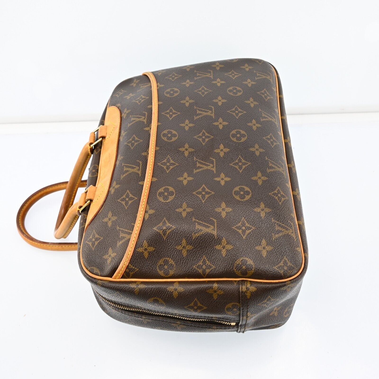 LO-LV bags 2079