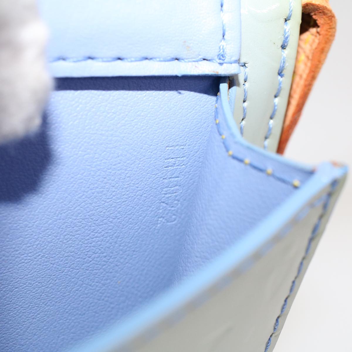 LO-LV bags 2748