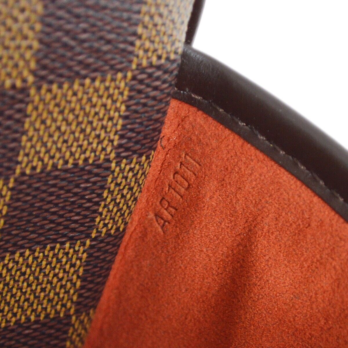 LO-LV bags 1886