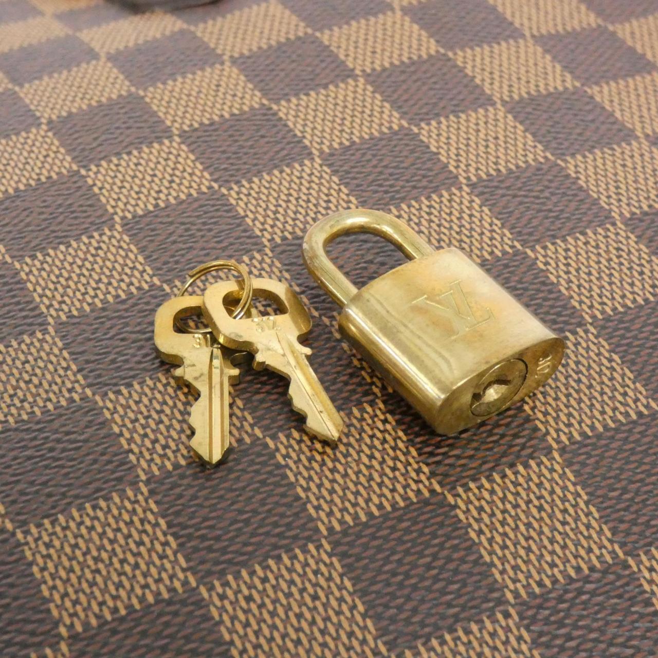 LO-LV bags 1870