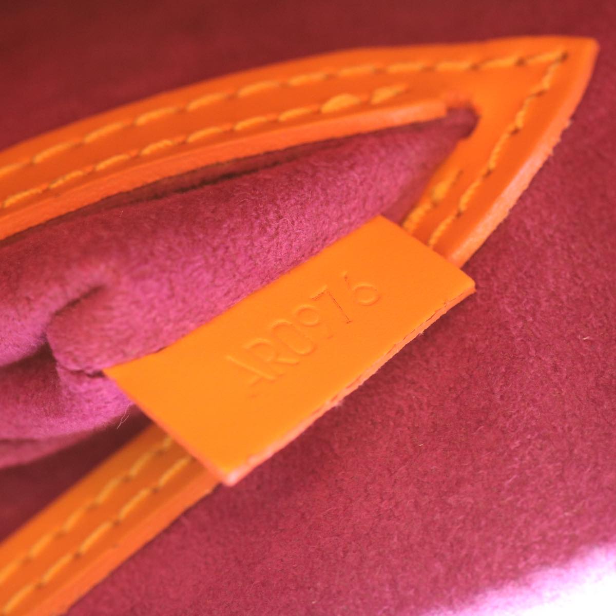 LO-LV bags 2380