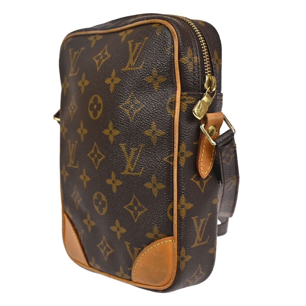 LO-LV bags 2045