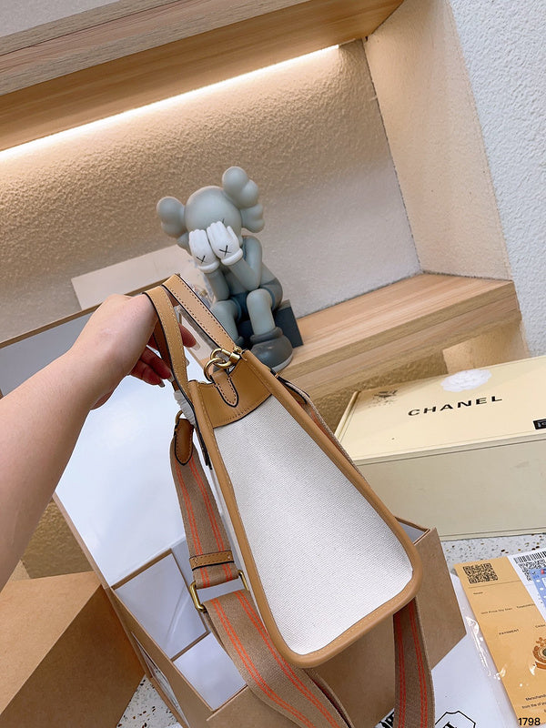LO - CCH Bags - 013