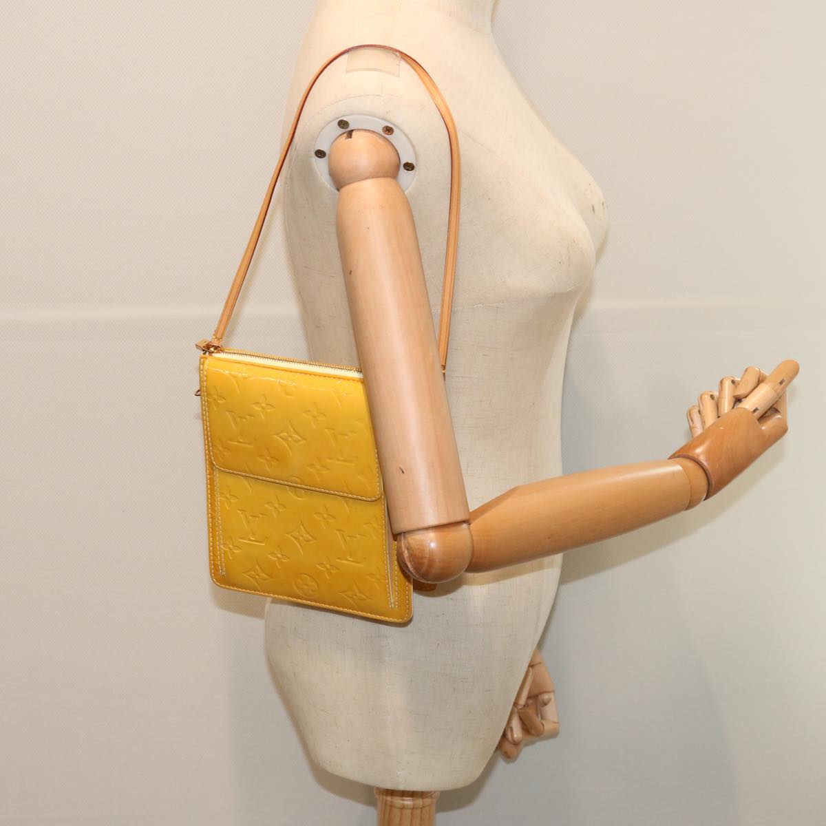LO-LV bags 1053