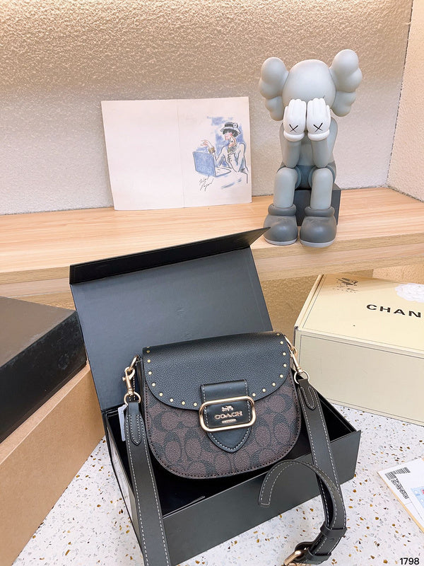 LO - CCH Bags - 009