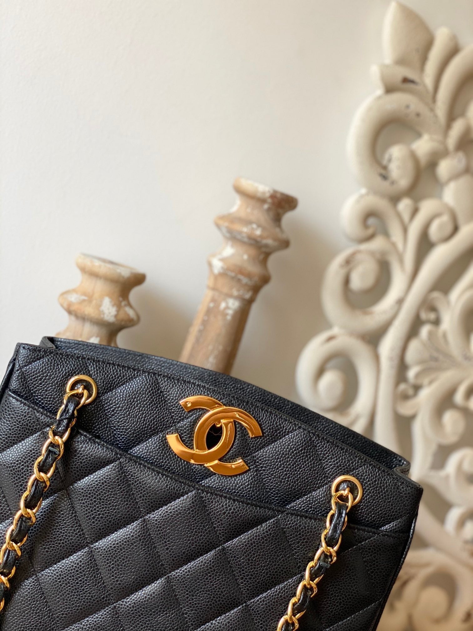 CHL -  Black Medium Quilted Caviar Tote Bag For Women 28LO/11in
