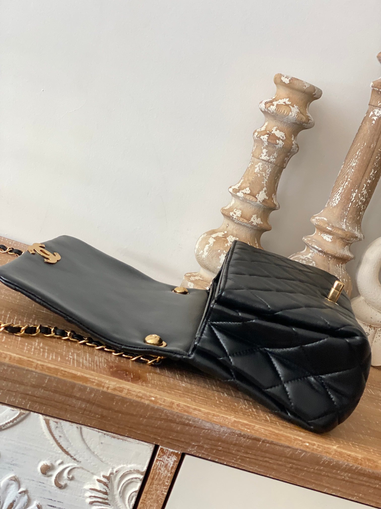 CHL - Large Flap Black Bag For Women 23LO/9in