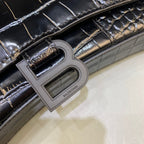 BLN-Ciaga Hourglass Wallet On Chain in Black, For Women,  Bags 7.6in/19LO 6560501LR671000