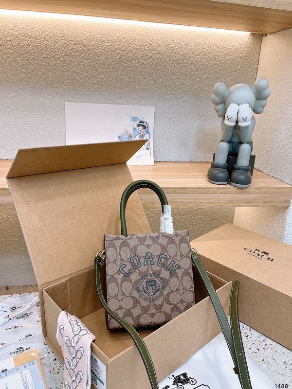 LO - CCH Bags - 425