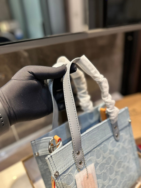 LO - CCH Bags - 060