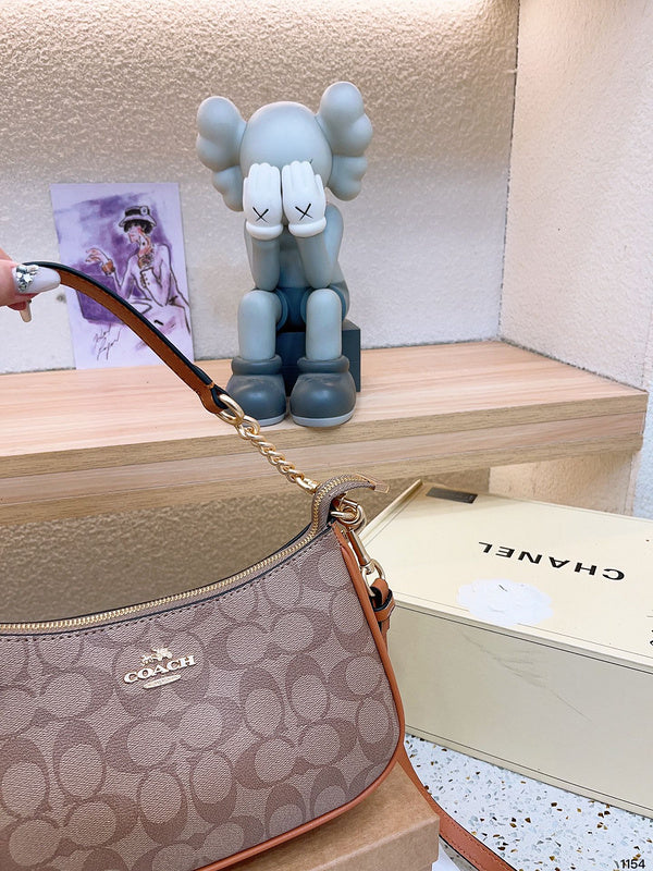 LO - CCH Bags - 175