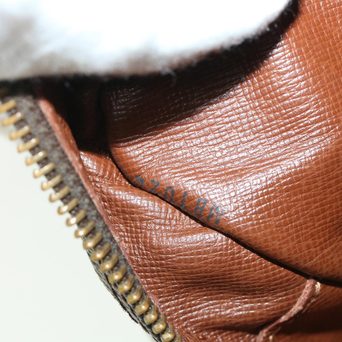 LO-LV bags 6477