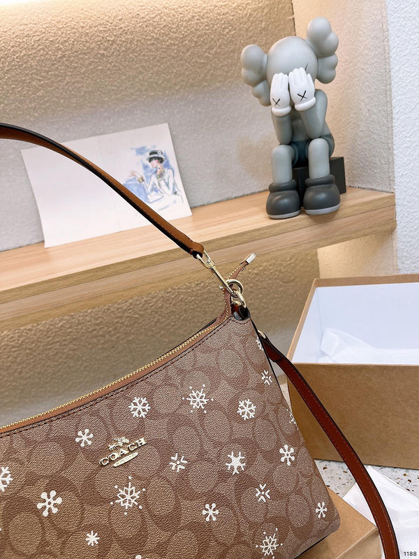 LO - CCH Bags - 219