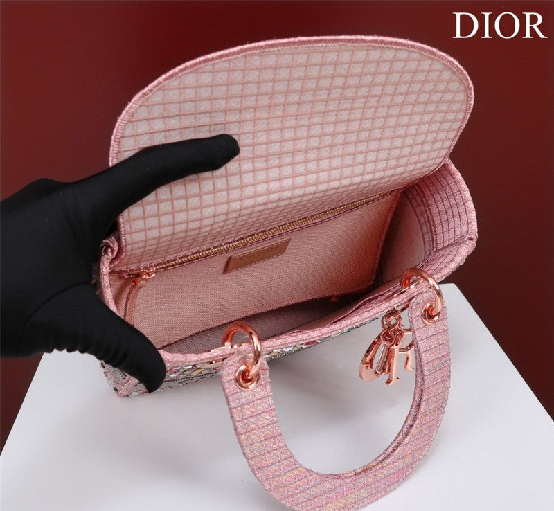 Lusso Official - DYOR FASHION BAGS - 2015