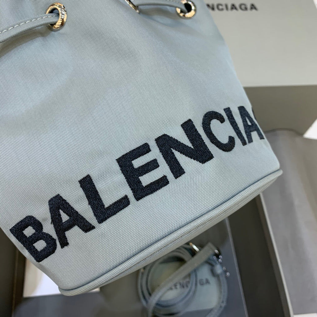 BLN-Ciaga Le Cagole Medium Bucket Bag In Light Gray, For Women,  Bags 11.8in/30LO