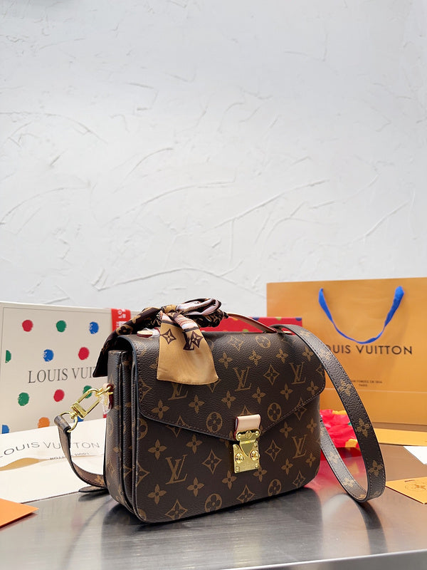 LO - LV Bags - 15059