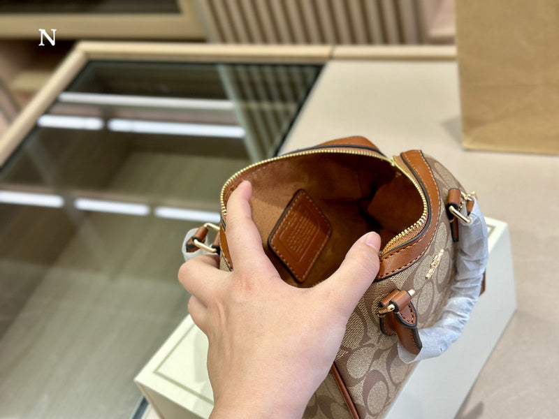 LO - CCH Bags - 076