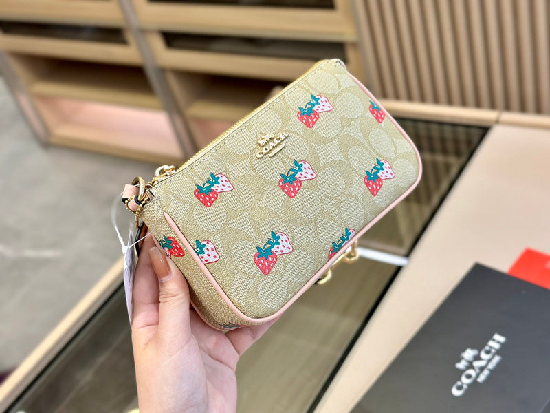 LO - CCH Bags - 098