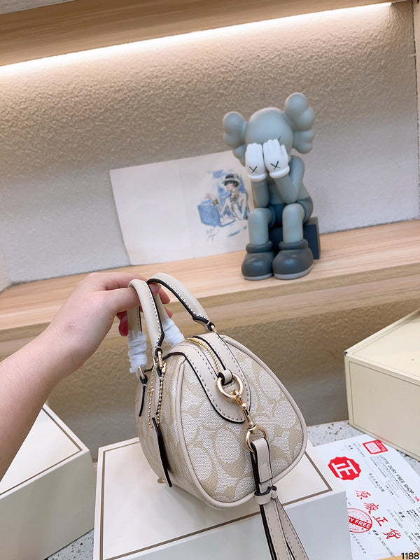 LO - CCH Bags - 103
